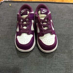 Nike Kids Sneakers in Purple and White